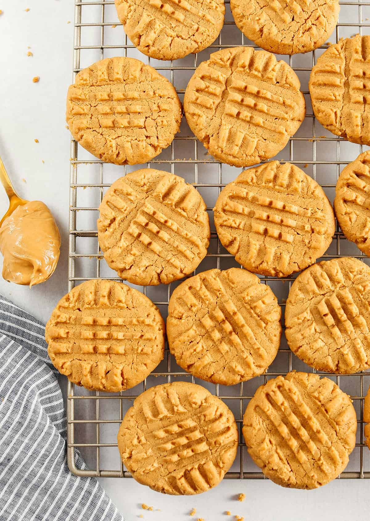 La MEILLEURE recette de biscuits au beurre de cacahuète en 5 ingrédients