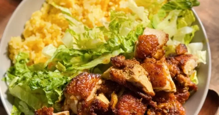 Bol de riz au poulet croustillant au curcuma sauté facile