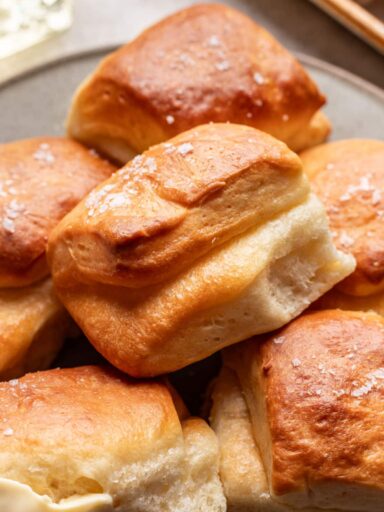 Parker house rolls 14 100.jpg