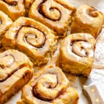 Choux de Bruxelles écrasés au Parmesan et au Miel Piquant