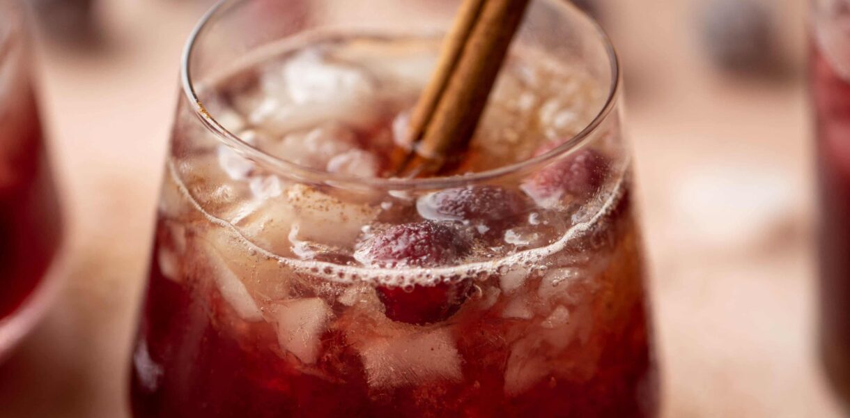 Cranberry crumble cocktail 11.jpeg