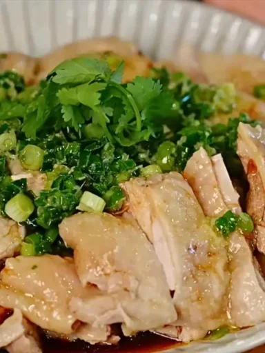 Scallion poached chicken featured 1m58eudtxpqiv7bya1a8bp6punp23zkj1.webp.webp