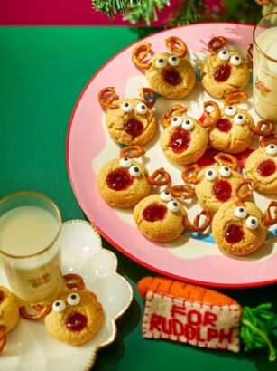 Reindeer thumb cookies a96c90d.jpg