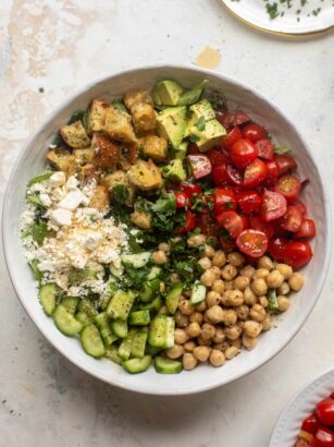 Chickpea salad bowl 6.jpeg