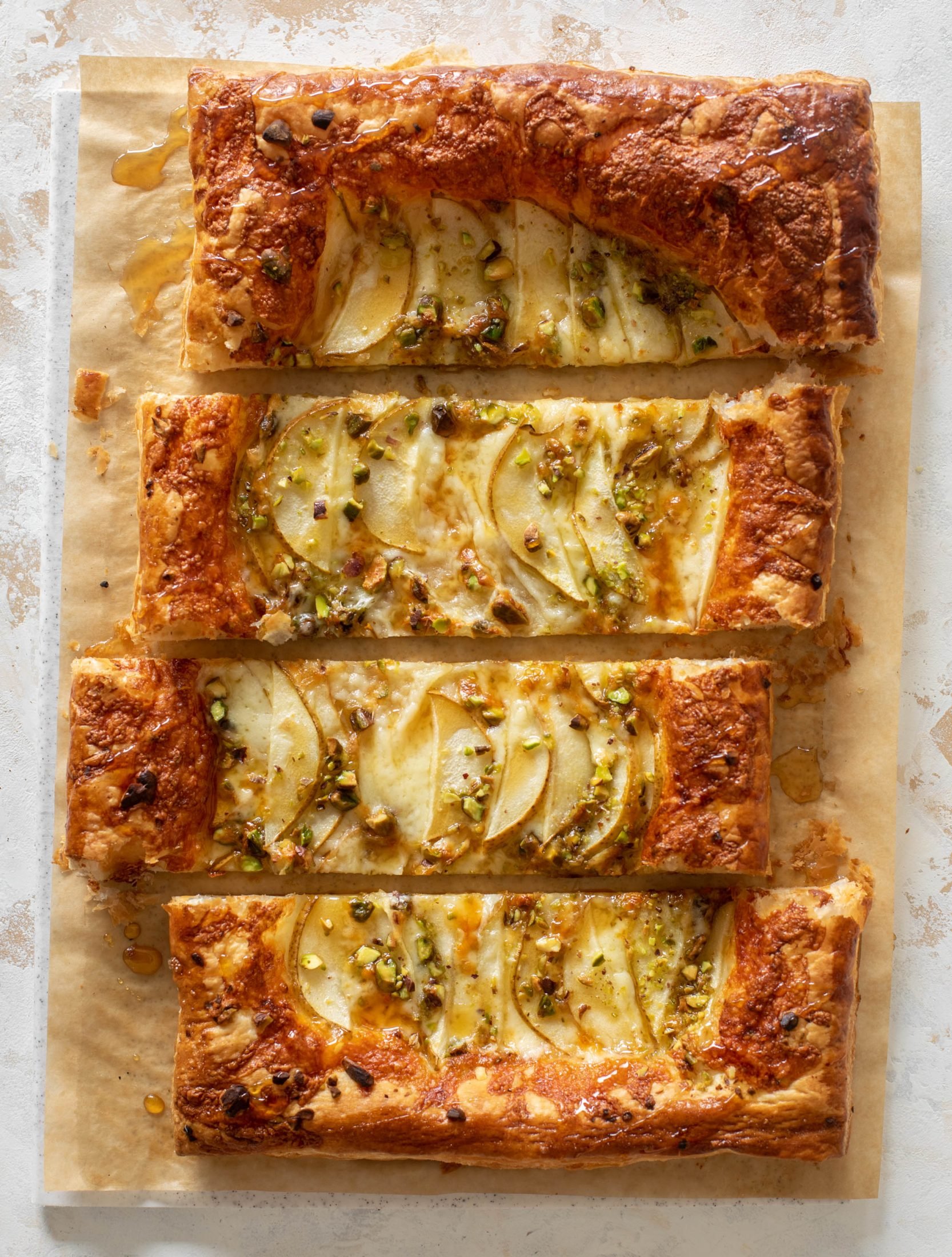 Pâte Feuilletée aux Poires et Pistaches