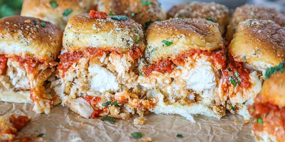 Easy chicken parmesan sliders.jpg