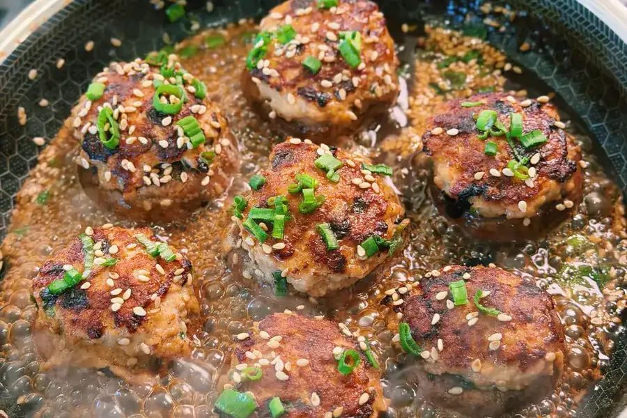 Chicken stuffed mushroom served 188bc8ttxu7gsrs b7voimashunt5z6 p.webp.webp
