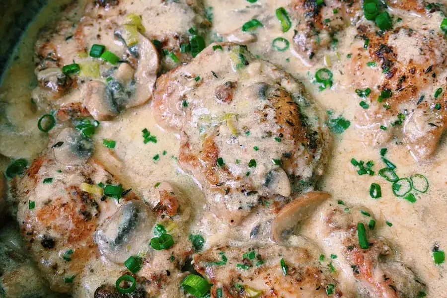 Creamy miso mushroom chicken in pan 1yh3pgpycqbgf1z4jwclmvzywejbn2ka7.webp.webp
