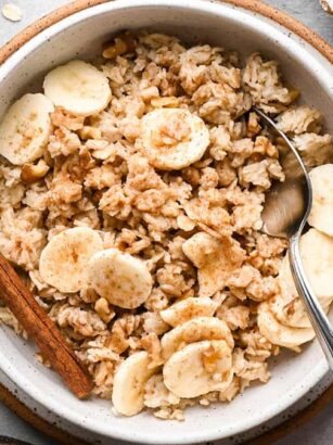 How to make oatmeal on stove 16x9 1.jpg