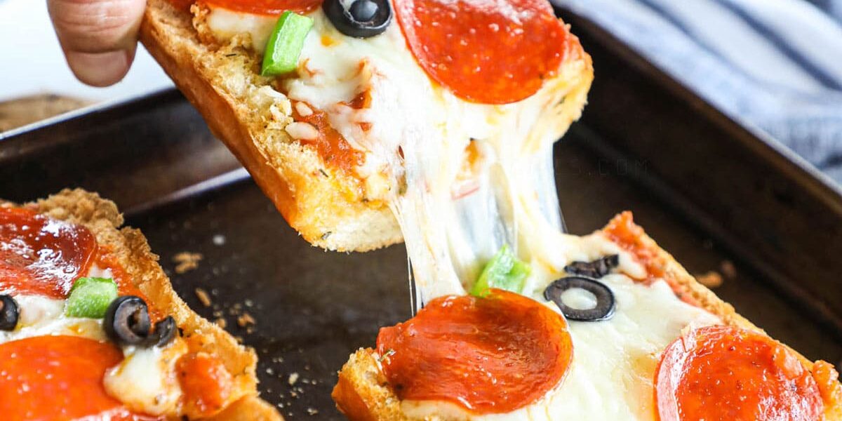 Garlic bread pizza recipe 1.jpg