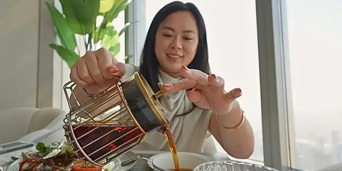 Dubai mall burj khalifa atmosphere tea 11pwgd3hgtds6tbeehujhtdfi79ugh4m .webp.webp