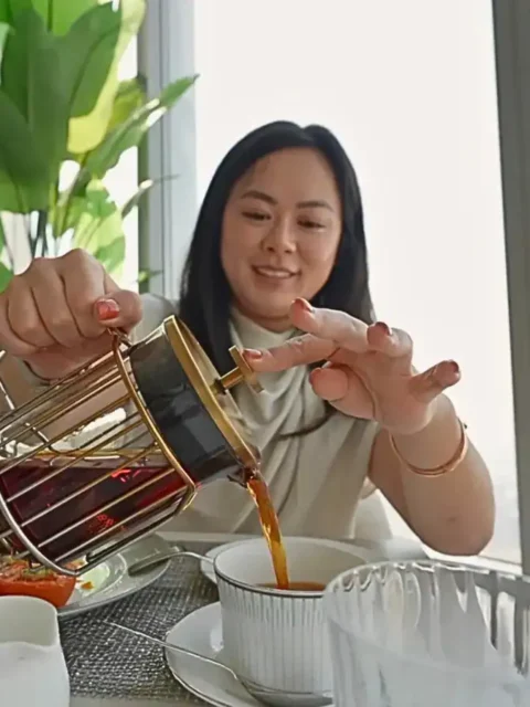 Dubai mall burj khalifa atmosphere tea 11pwgd3hgtds6tbeehujhtdfi79ugh4m .webp.webp