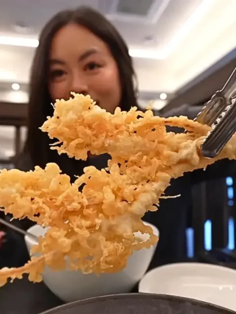 Gangnam must try foods nonhyeon samgyetang fried ginseng 1daxoetz1t3qxrf oeer0tfommxe9yn9u.webp.webp