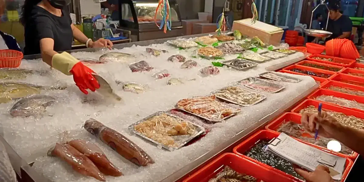 Kaohsiong qijin seafood restaurant 1aur8xvudn64cooq9q6w0nvygtbk3kgqs.webp.webp