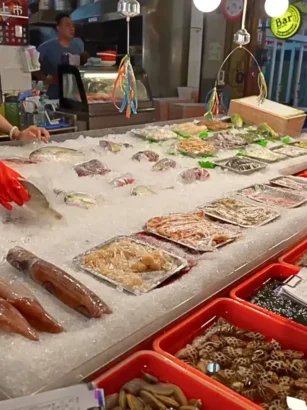 Kaohsiong qijin seafood restaurant 1aur8xvudn64cooq9q6w0nvygtbk3kgqs.webp.webp