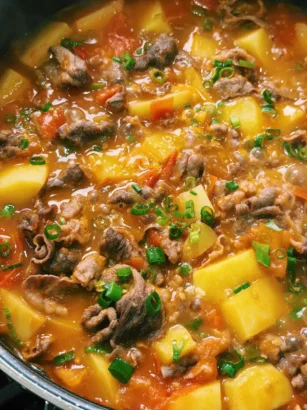 Speedy beef tomato stew serve 1uszpdl2jr6bplteug9iwt3kycvqhvkjx.webp.webp