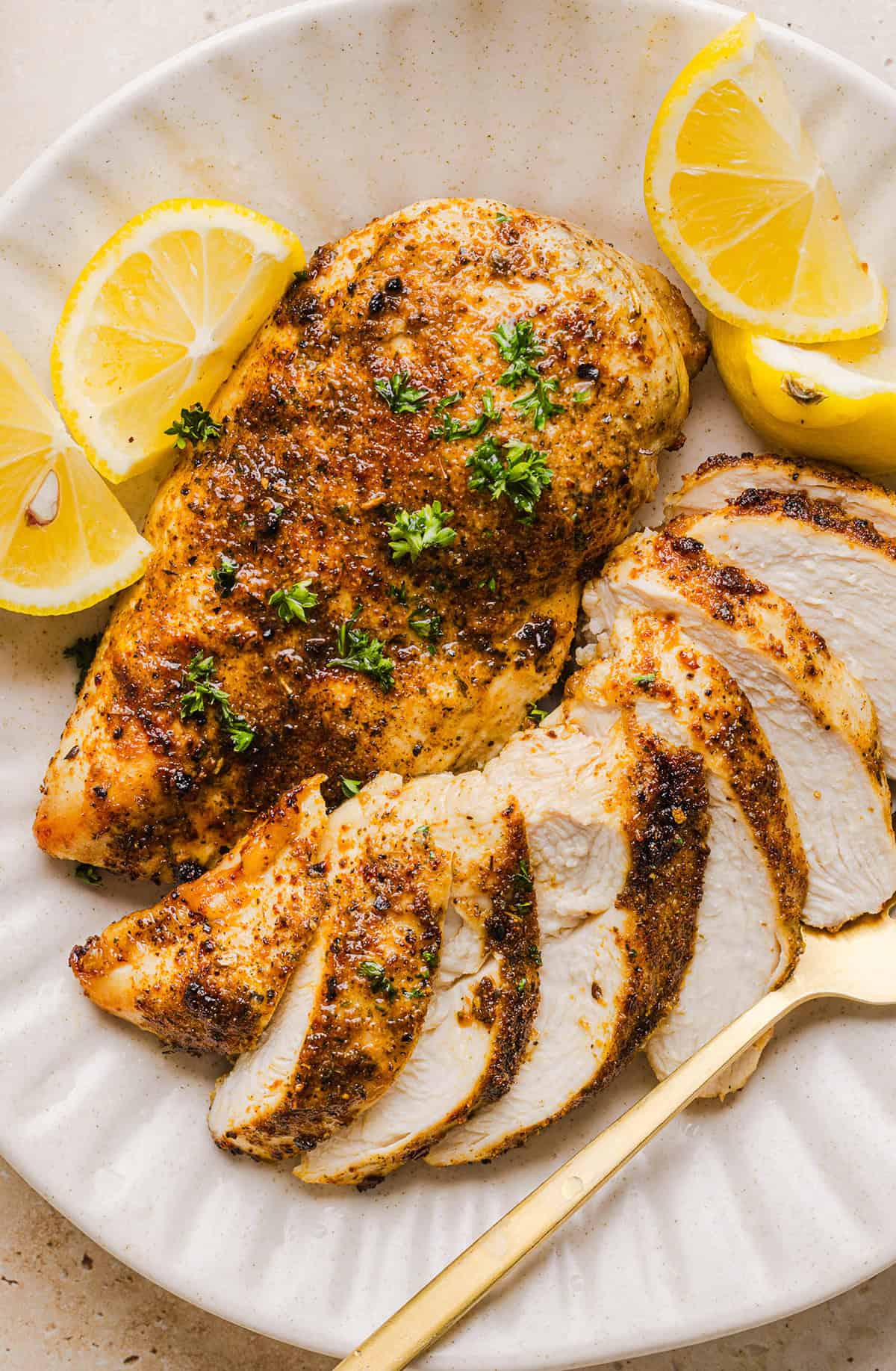 Poitrine de poulet à la friteuse à air – Mangez léger