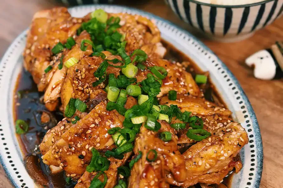 Apple chicken served 1w5gboyuaqfj4ie1wr70dd tdgugvotpb.webp.webp