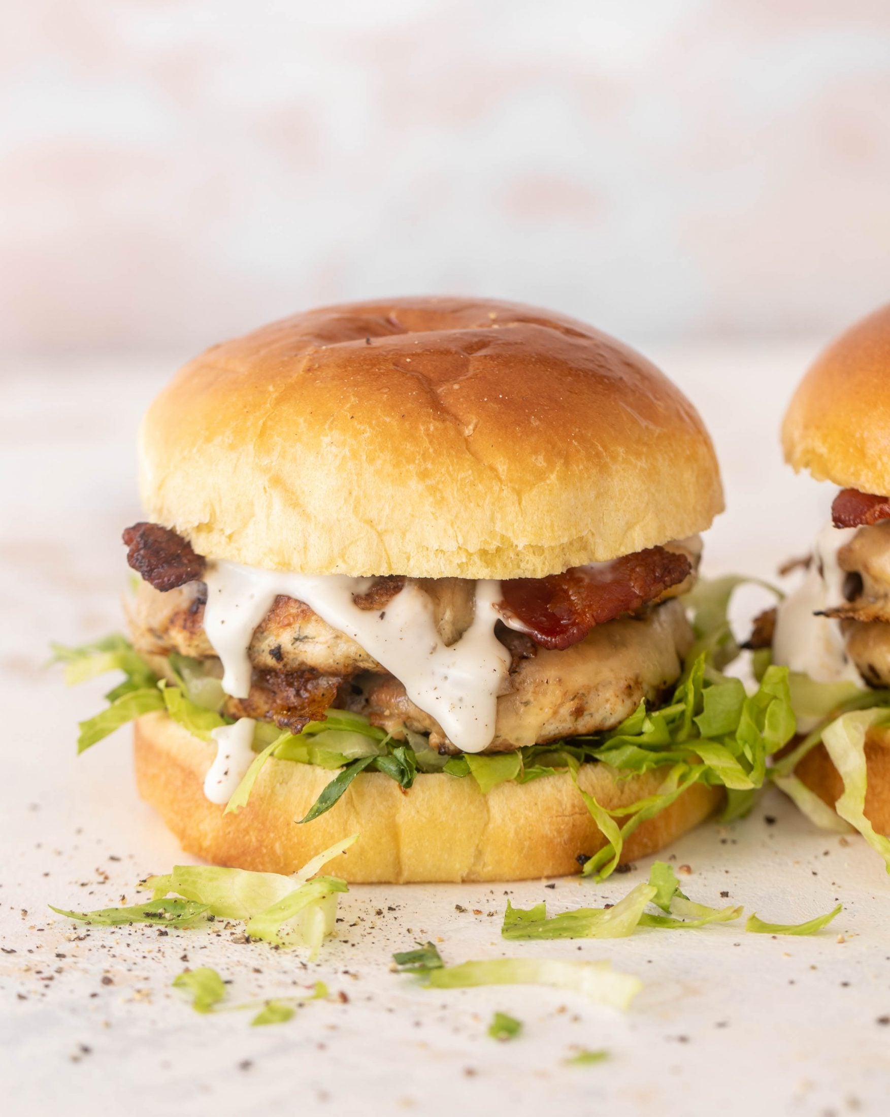 Burgers écrasés au poulet, bacon et ranch