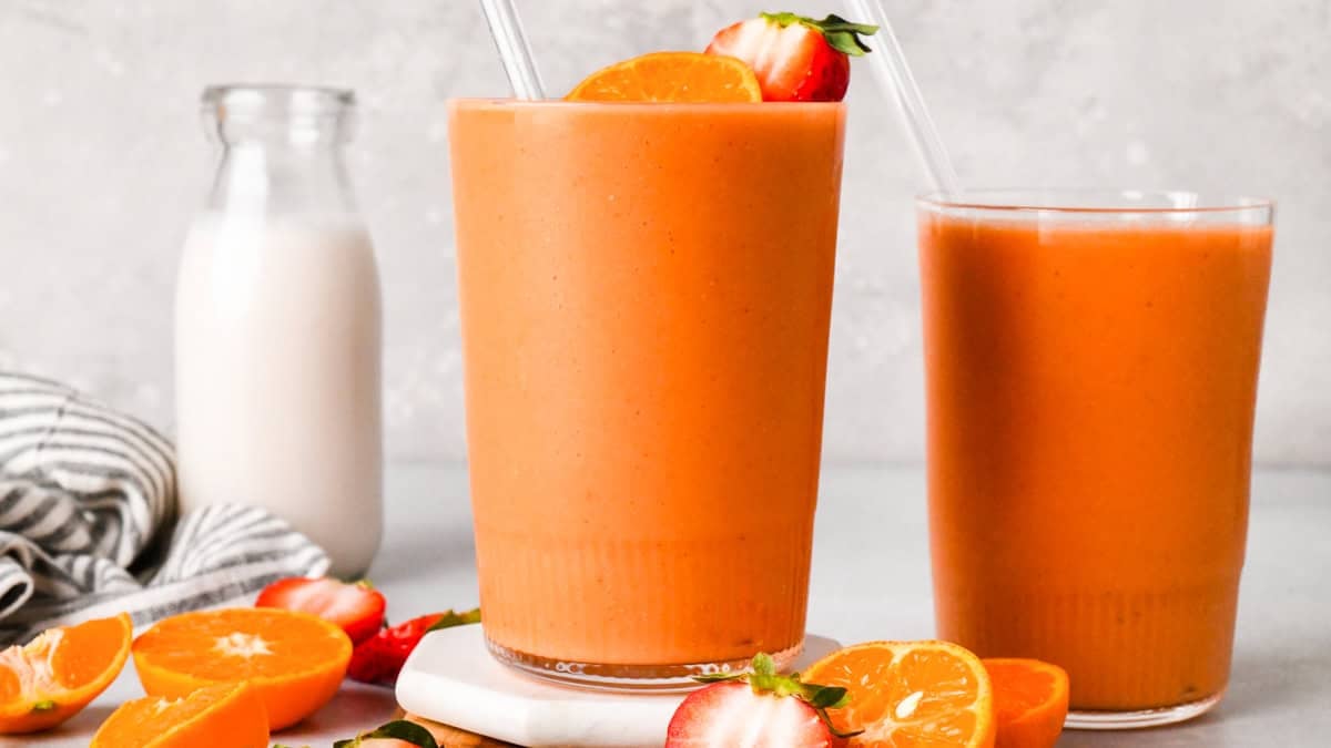 Carrot fruit smoothie recipe 16x9 1.jpg