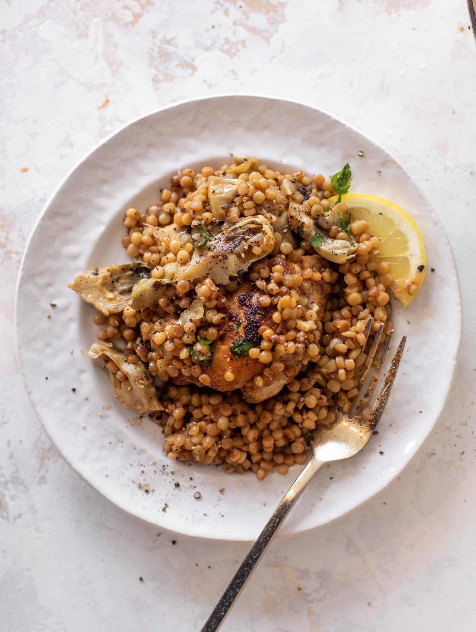 Couscous au Poulet et aux Artichauts en Une Seule Poêle