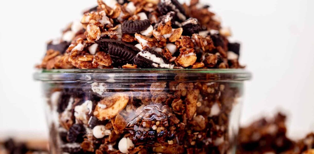 Cookies and cream granola 8 scaled.jpg