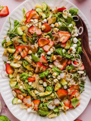 Strawberry balsamic pasta salad 10.jpg