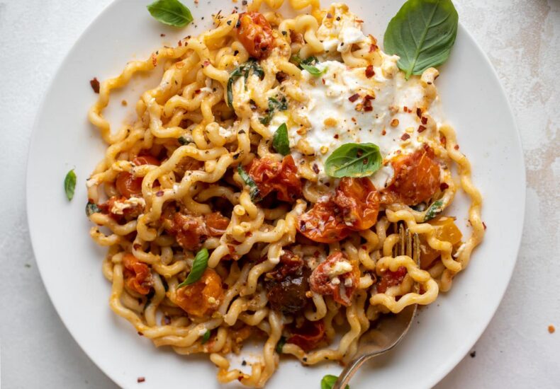 Tomato burrata pasta 21.jpeg